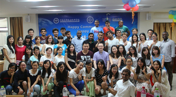 中南大学爱尔眼科学院举办中外医学生交流会